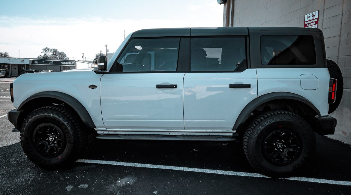 2022 Ford Bronco with Rough Country Oval Nerf Steps at Dealer Source Ltd in San Antonio, Texas.